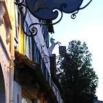 Hotel La Licorne & 4*