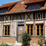 Hotel La Licorne & Lyons-la-Forêt