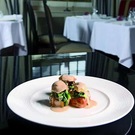 La Licorne & Lyons-la-Foret