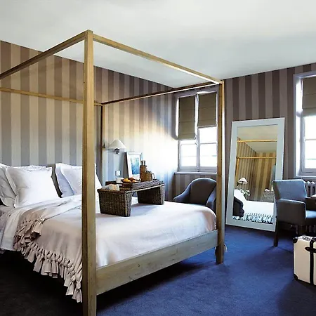 La Licorne & Отель Лион-ла-Форе